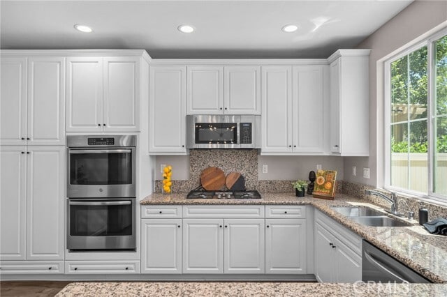 Building Photo - 28443 Sunflower St