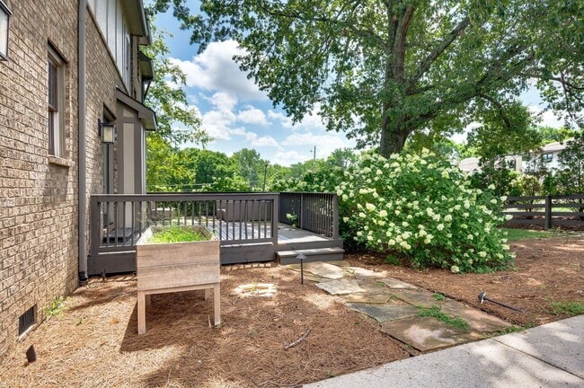 Building Photo - Stunning 4BE/3.5BA home in the heart of Gr...