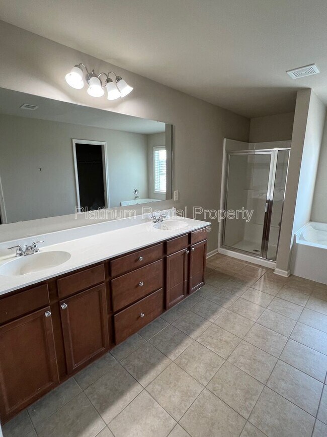 Building Photo - 4770 Leatherstone Way