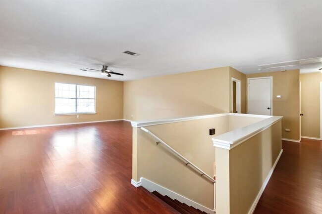 Building Photo - 1117 Del Roy Dr
