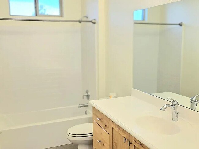 Building Photo - 3 Bedroom Home In 55+ Community!