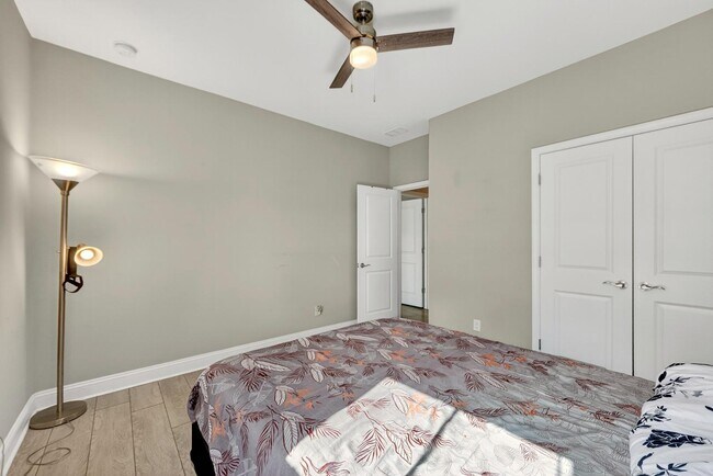 Building Photo - 332 Ripple Park Dr