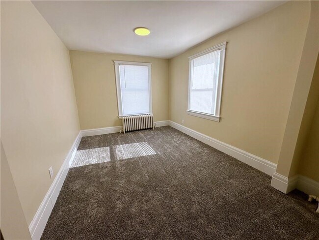 Building Photo - 621 Jay St