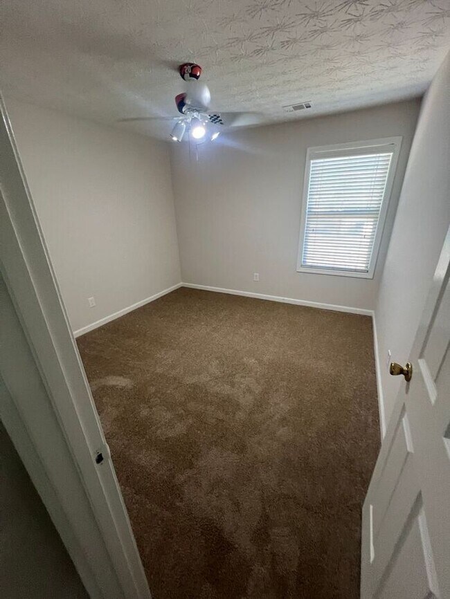 Building Photo - Beautiful Home in the Highly Sought-After ...