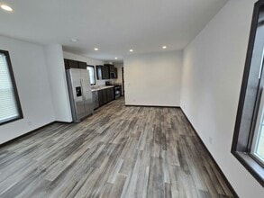 Building Photo - 365 Brutus Dr
