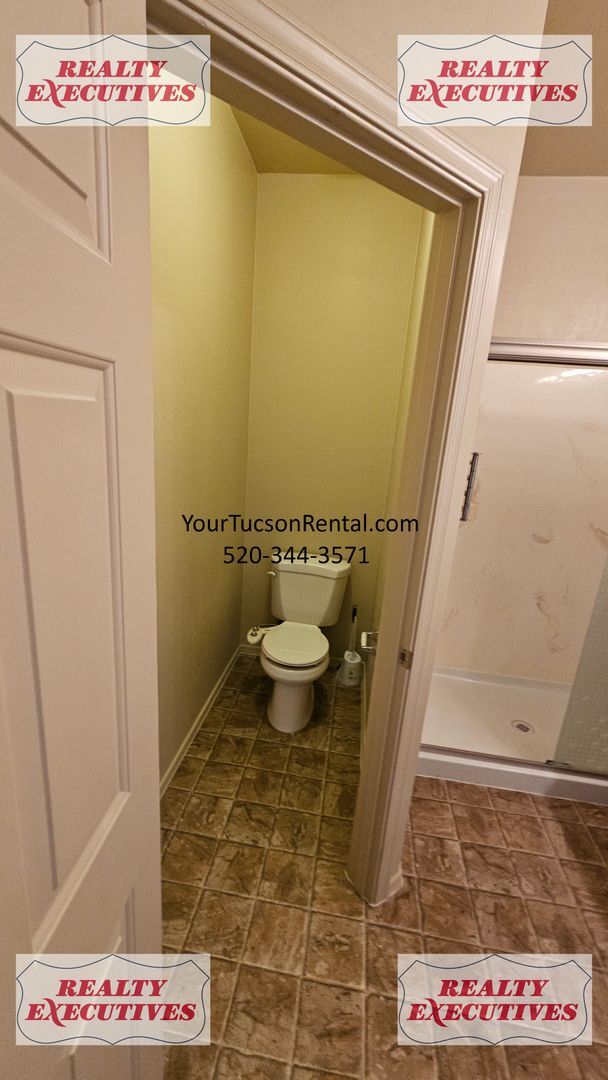 Building Photo - Wentworth Rd South - 4 Bedrooms 2.5 bathrooms, 3 car garage and large fenced yard