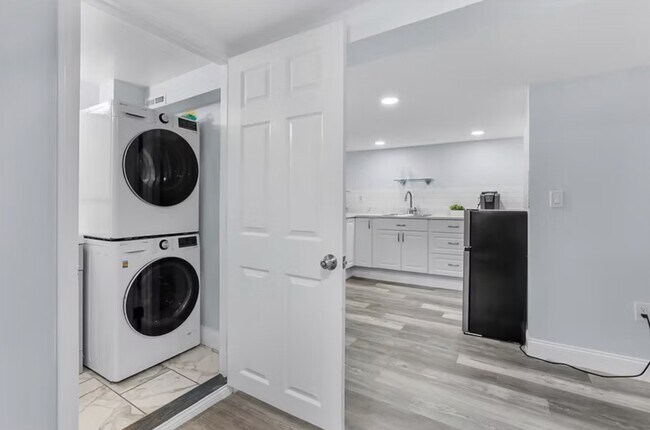 Building Photo - 67 Curtis Rd