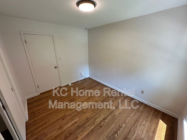 Building Photo - 8216 W 97th St