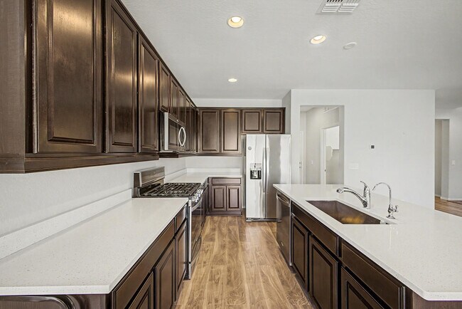 Building Photo - 7104 W Spur Dr