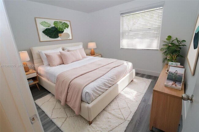 Building Photo - 16531 NE 35th Ave