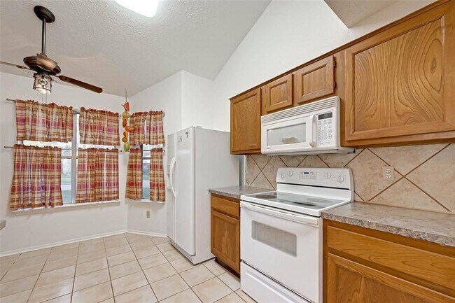 Building Photo - 16822 Rippling Mill Dr