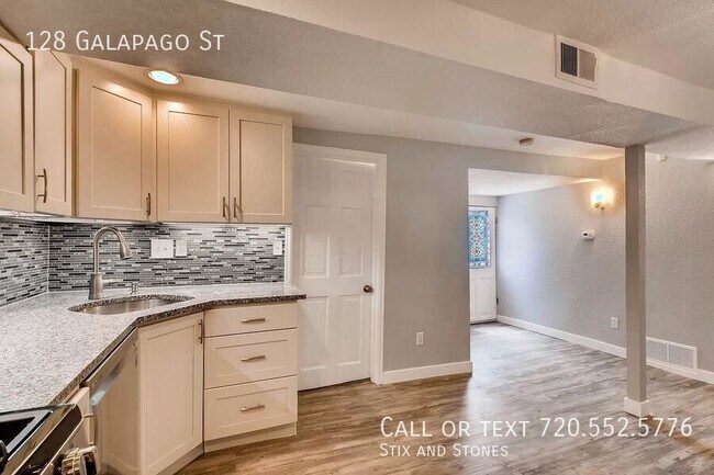 Building Photo - 128 Galapago St