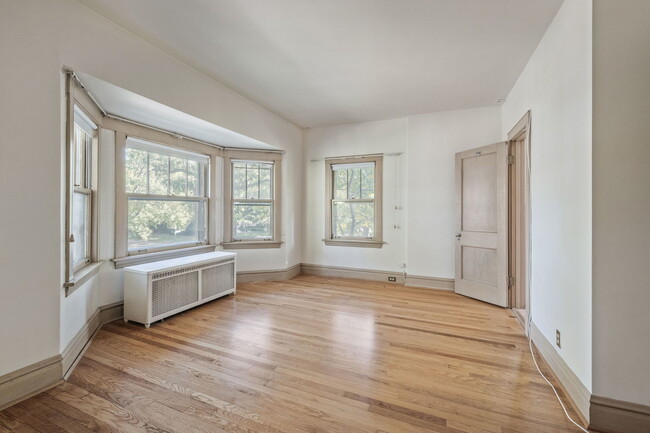 Building Photo - 1005 Ashland Ave