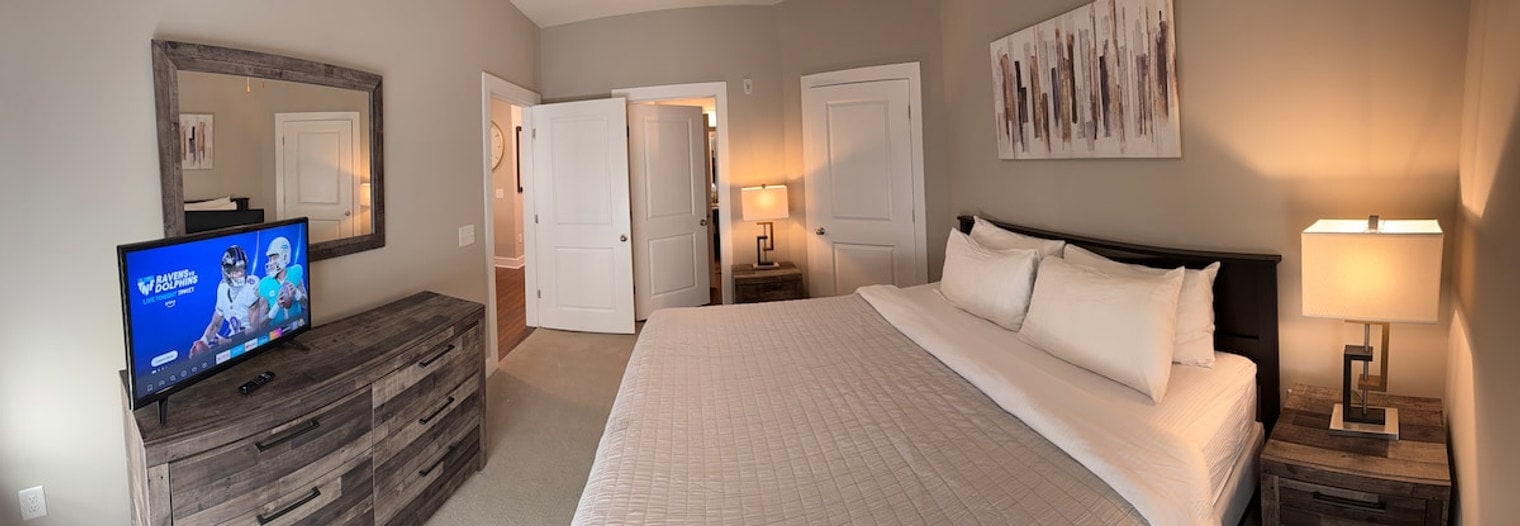 Building Photo - 4735 Sharon Rd