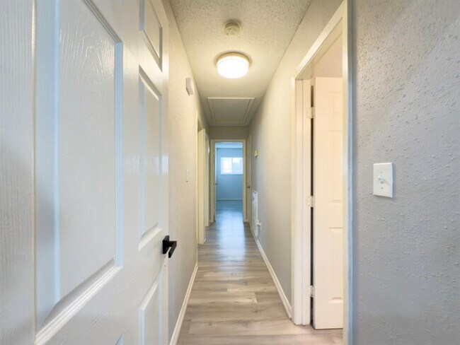Building Photo - 6506 Briar Glade Dr