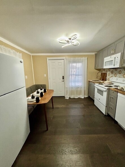 Kitchen #2 - 1016 W 3rd St