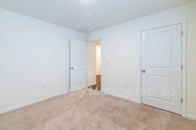 Building Photo - 7452 Game Bird St