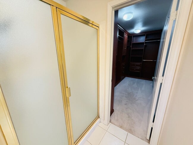 Building Photo - Beautiful 3 Bed 2.5 Bath Santa Clara Townh...