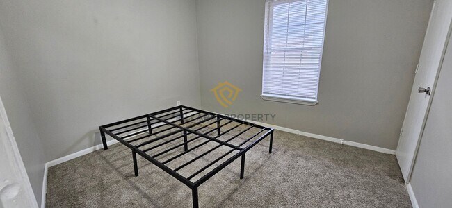 Building Photo - 933-935 N Dearborn St