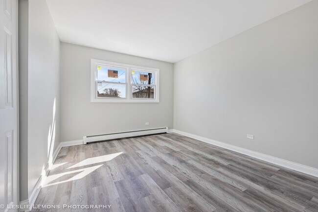 Building Photo - 7653 Roberts Rd