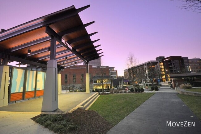 Building Photo - 2841 Tully Square