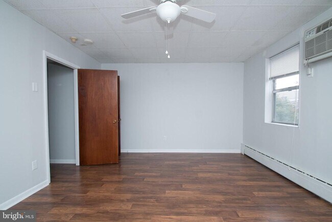 Building Photo - 1154 S 11th St