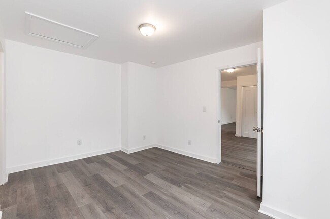 Building Photo - Completely Remodeled One Bedroom Home!