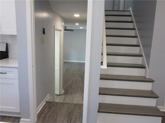 Building Photo - 2254 Post Oak Dr