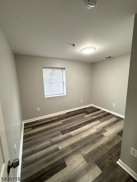 Building Photo - 40 Hinsdale Pl