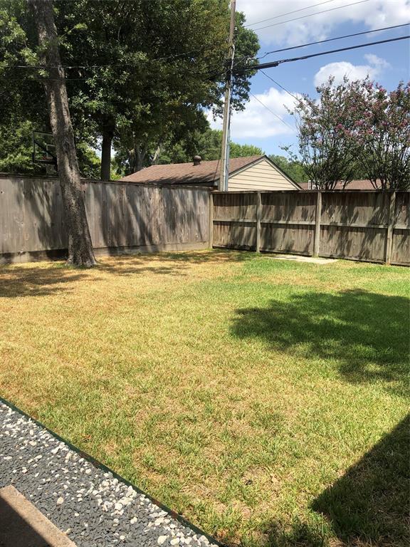 Building Photo - 1402 Chamboard Ln