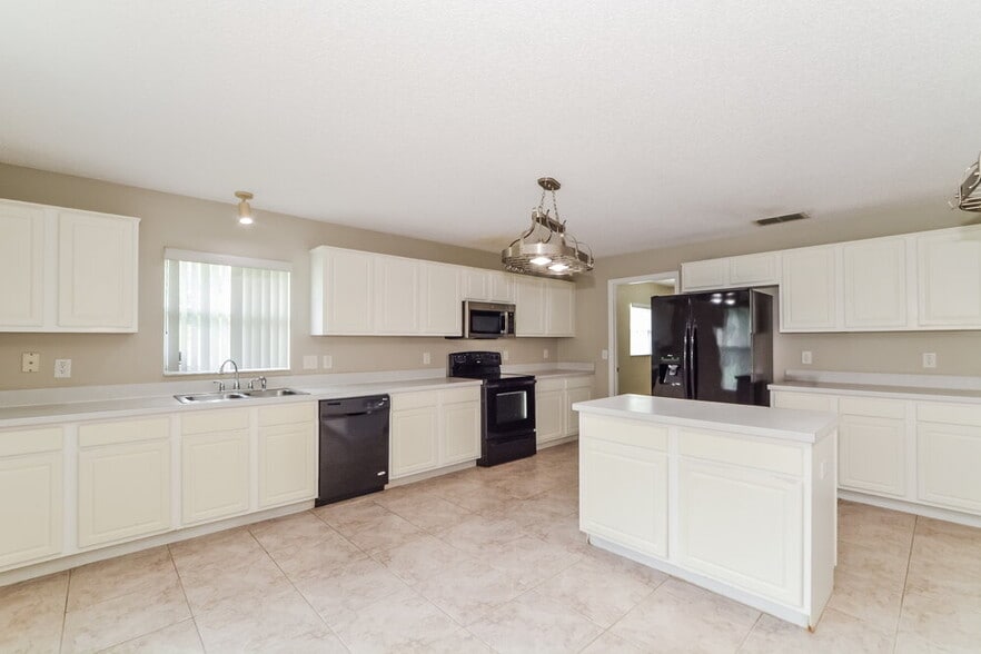 Building Photo - 1365 Dunbarton Ct