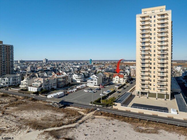 Building Photo - 104 S Oakland Ave