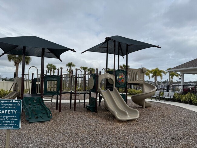 Building Photo - Beautiful 4 bedroom Home