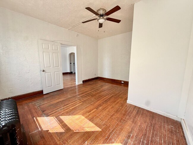 Building Photo - 548 Carplin Pl