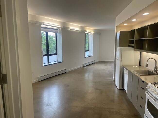 Building Photo - Large one bedroom apartment near Ashby BART