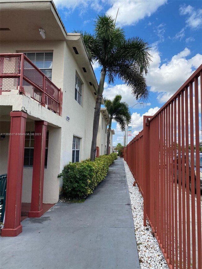 Building Photo - 14250 NW 22nd Ave