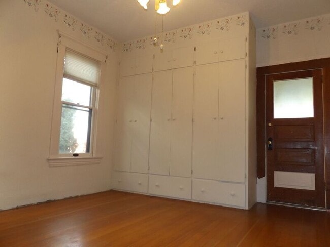 Building Photo - 1416 N 11th St
