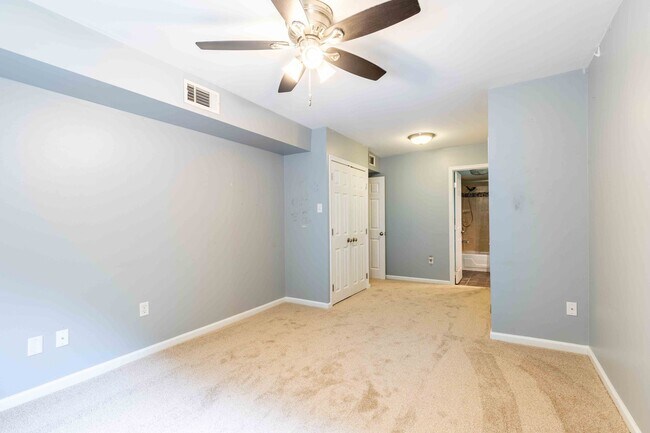 Building Photo - Spacious 3 Bedroom, 2 Bath Condo in Unionv...