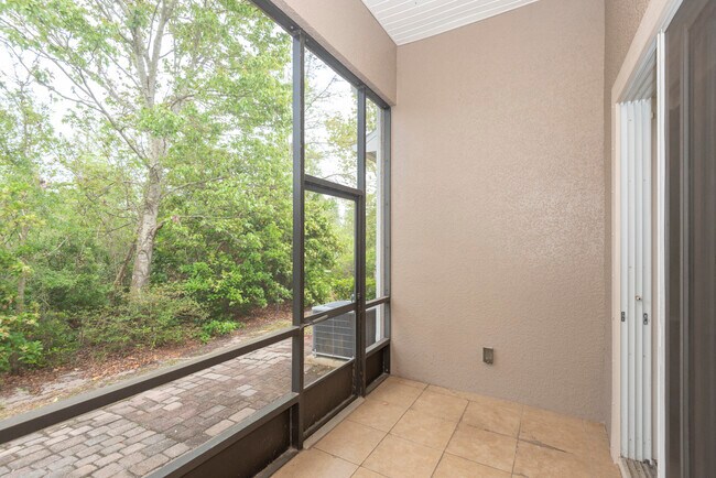 Building Photo - 253 Catriona Dr