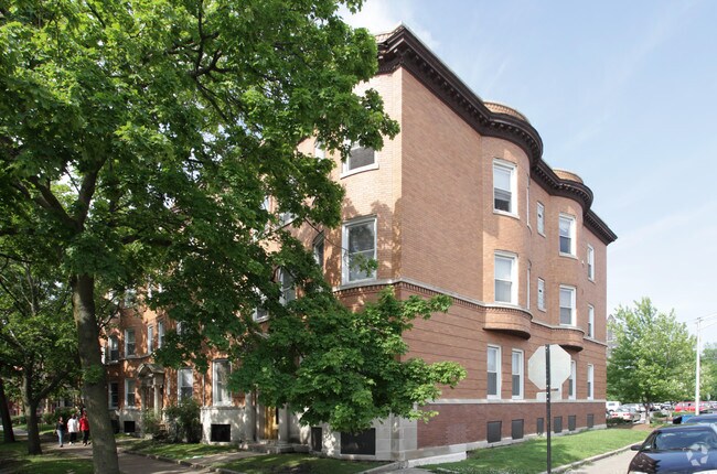 Building Photo - 5437-5447 S Harper Ave