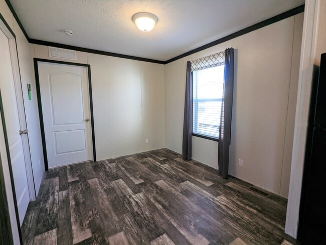 Building Photo - 9132 Windward Dr