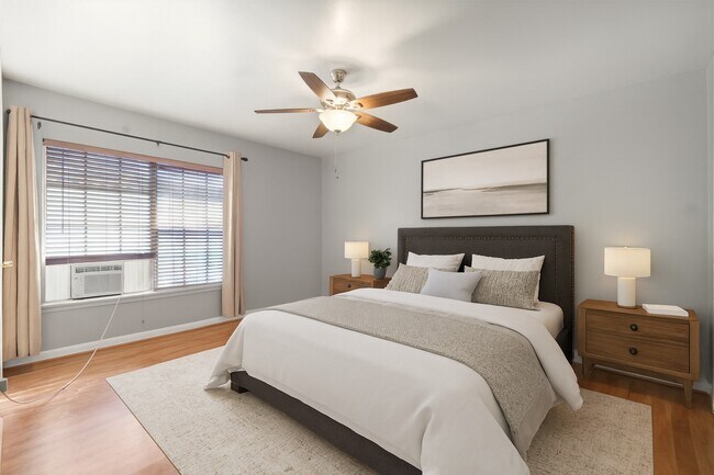 Building Photo - 2824 Briarhurst Dr