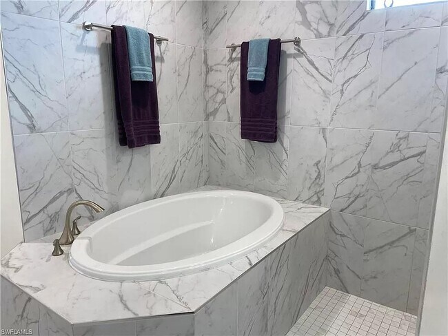 Building Photo - 2825 SW 3rd St