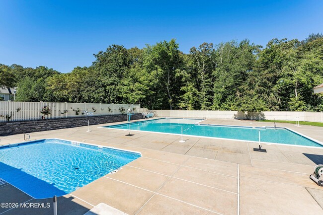 Building Photo - 65 Briarwood Ct