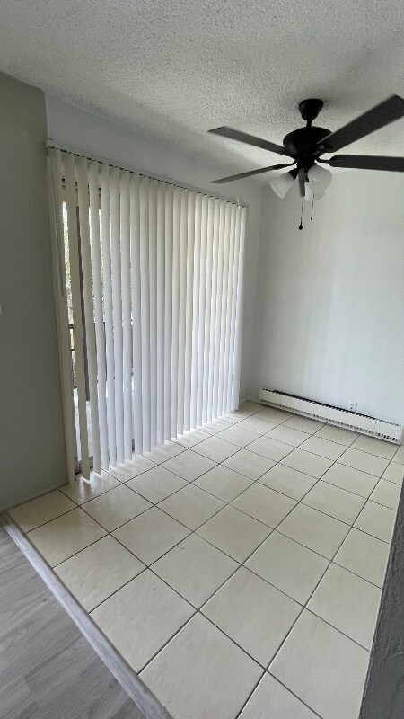 Building Photo - 1818 Rexford Dr