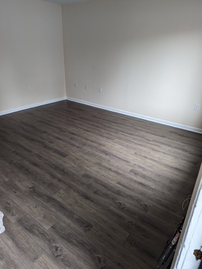 Living room area @ entrance - 251 Knight Dr