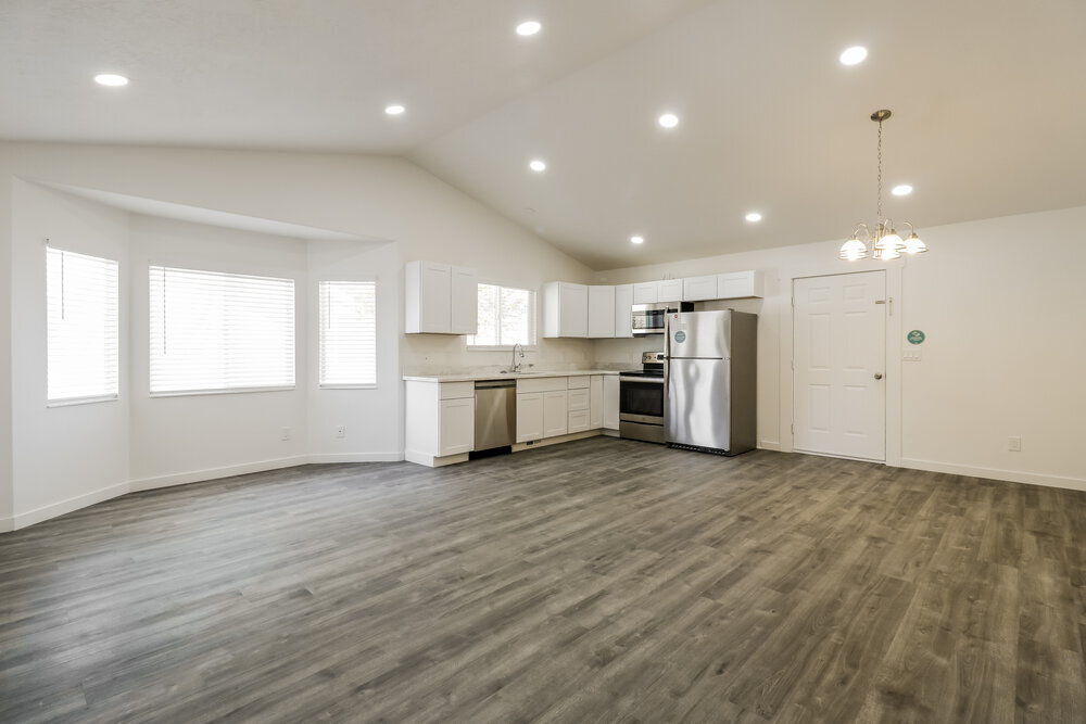 Building Photo - 2098 E Weeping Willow Way