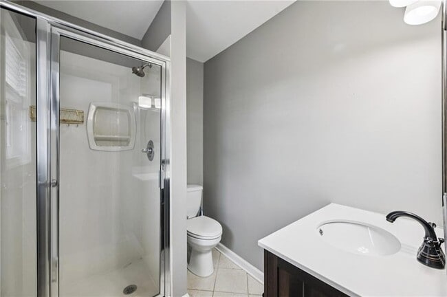 Building Photo - 2825 Ne Expressway Unit O2