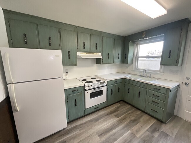 Building Photo - 40 S Bedford St