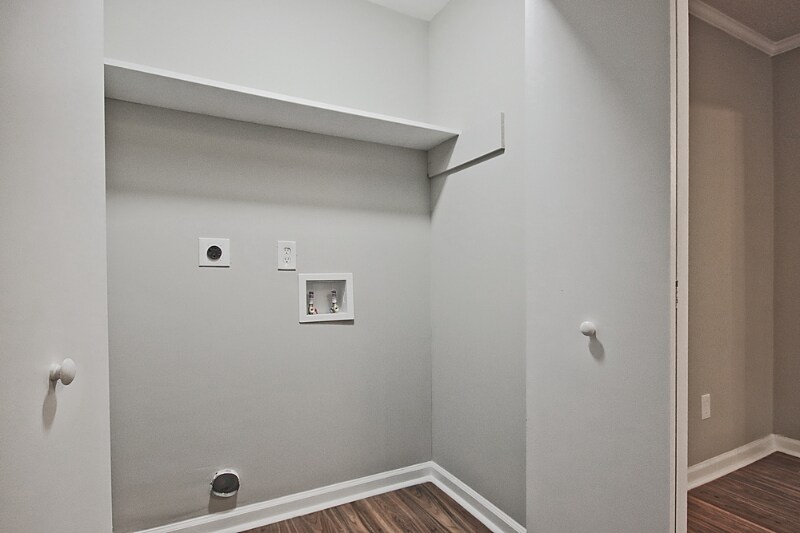 Building Photo - 212 Lakeshore Dr